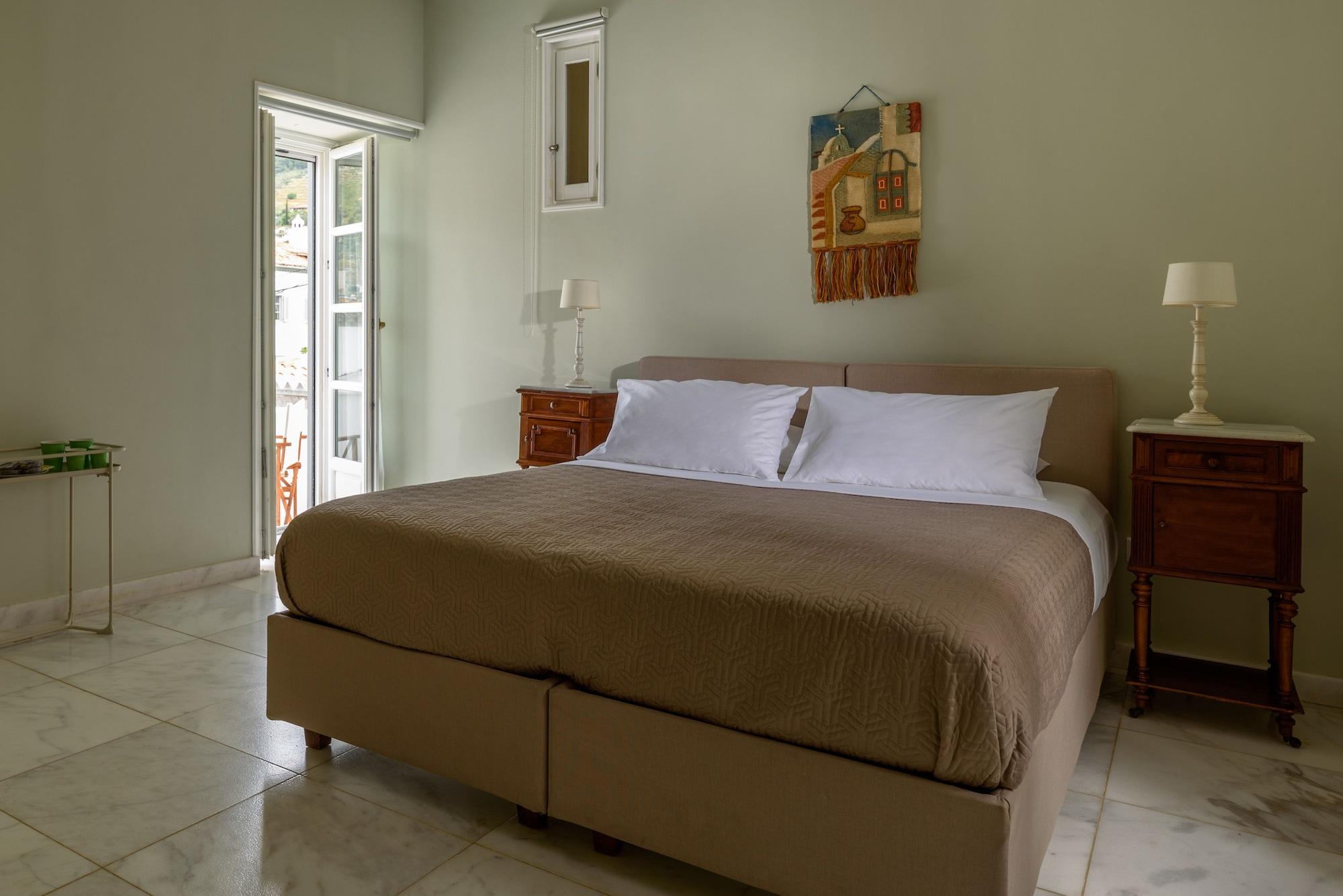 Hydras Chromata Apartment
